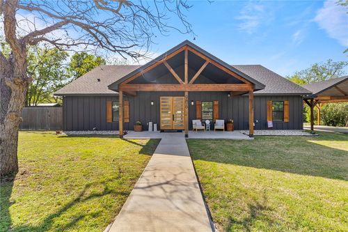 906 S 3rd St, Valley Mills, TX, 76689-4564 | Card Image