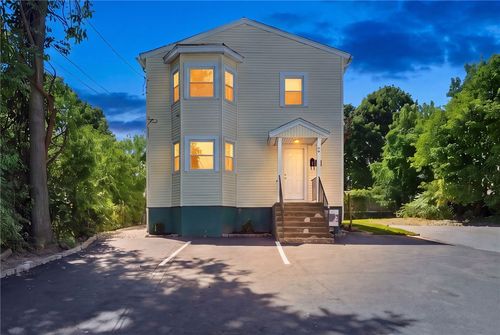 70 Veazie St, Providence, RI, 02908-2400 | Card Image