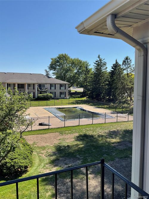 203-6103 Orchard Lake Rd, West Bloomfield, MI, 48322-2308 | Card Image