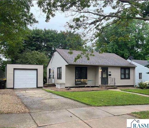 722 Willow St, Fairmont, MN, 56031-4130 | Card Image