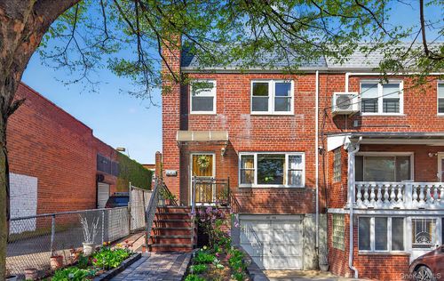 4240 192nd St, Flushing, NY, 11358-2940 | Card Image