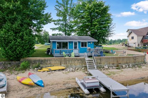 9301 E 50 Rd, Cadillac, MI, 49601-9521 | Card Image