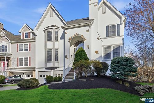 22 Falling Waters, Oakland, NJ, 07436-2341 | Card Image