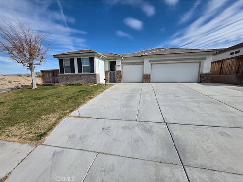 15895 Green Acres Ct, Victorville, CA, 92394-6757 | Card Image
