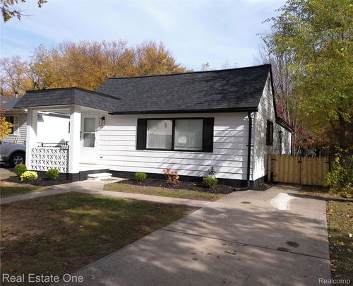 4005 Weddell St, Dearborn Heights, MI, 48125-3062 | Card Image