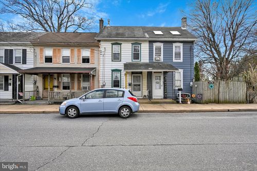 216 E Donegal St, MOUNT JOY, PA, 17552-2404 | Card Image