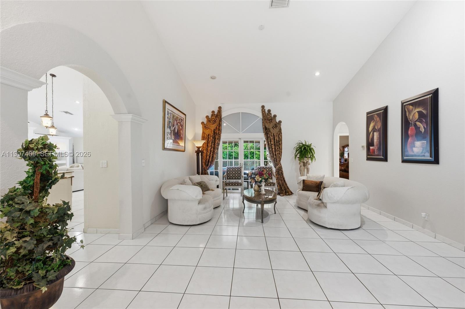 Residential in Plantation 5