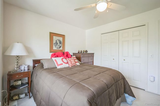 32_38049_Lantern_Hill_Ct_Farmington_Hills_MI_48331_USA-Bedroom-194376_SEP-17.jpg | Image 31