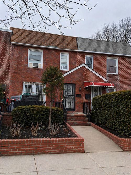 5846 206th St, Oakland Gardens, NY, 11364-1727 | Card Image
