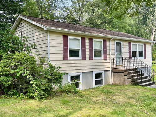 15 Quogue Rd, Patterson, NY, 12563-1718 | Card Image