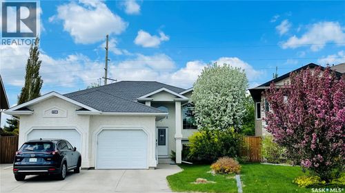 738 Wright Cres, Saskatoon, SK, S7N4T8 | Card Image