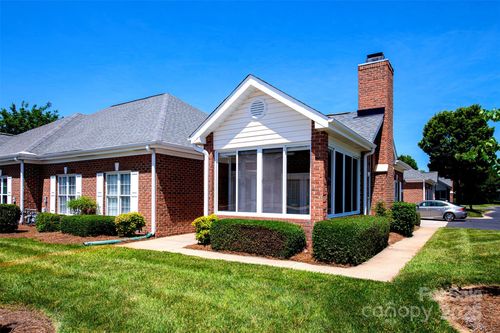 8538 Highland Glen Dr, Charlotte, NC, 28269-6112 | Card Image