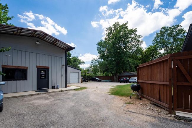 9305 Emnora Ln, House other with 2 bedrooms, 2 bathrooms and 1 parking in Houston TX | Image 28