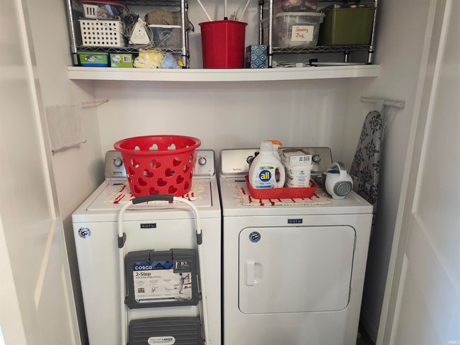 Laundry w/washer-dryer included! | Image 27