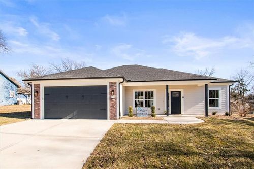 218 N Boardman St, Pleasant Hill, MO, 64080-1210 | Card Image