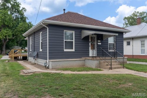 511 S Washington St, Du Quoin, IL, 62832-1903 | Card Image