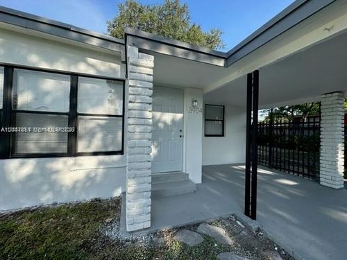 3904 Sw 58th Ave, West Park, FL, 33023-6137 | Card Image