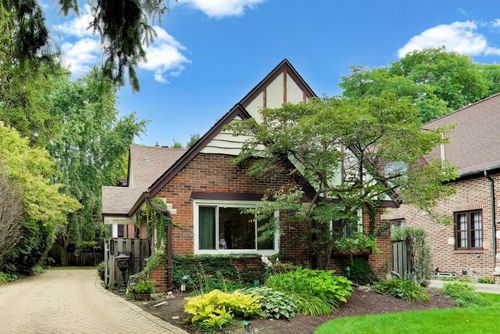 1216 E Mayfair Rd, Arlington Heights, IL, 60004-6728 | Card Image