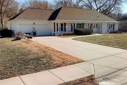 8919 Mission Rd, Leawood, KS, 66206-1709 | Card Image