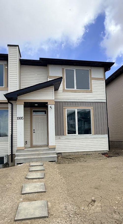 1995 Mccaskill Drive, Crossfield, AB, T0M0C1 | Card Image
