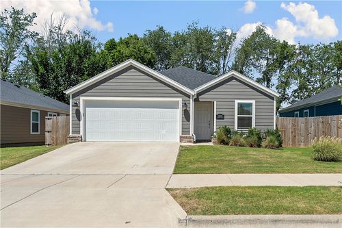 5895 W Holdcroft Dr, Fayetteville, AR, 72704-5180 | Card Image