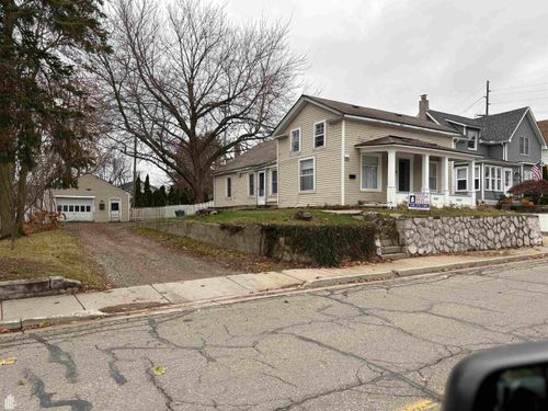 325 N Broadway St, Lake Orion, MI, 48362-3107 | Card Image