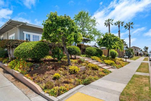 1971 Ebers St, San Diego, CA, 92107-3812 | Card Image