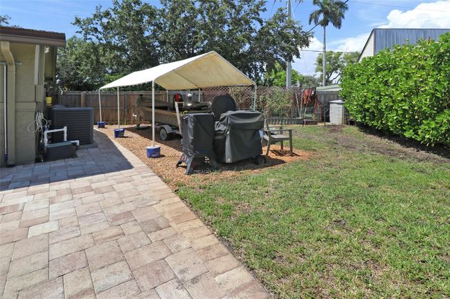 2141 Ne 49 Th St, House other with 3 bedrooms, 2 bathrooms and null parking in Lighthouse Point FL | Image 25