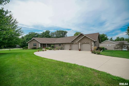 300 Oak Valley Dr, Goodfield, IL, 61742-9512 | Card Image