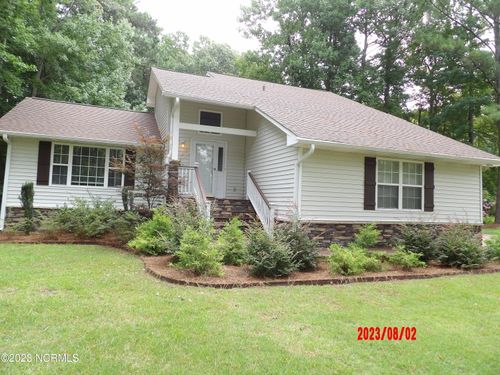 101 Woodcrest Cir, New Bern, NC, 28560-8466 | Card Image