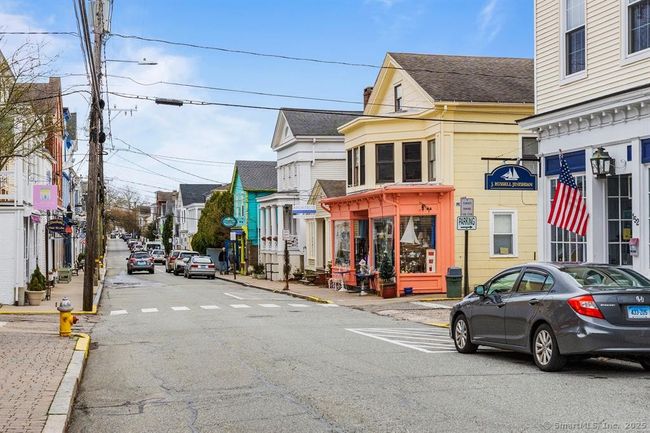 APT-13 - 17 Hancox St, Home with 1 bedrooms, 1 bathrooms and 1 parking in Stonington CT | Image 16