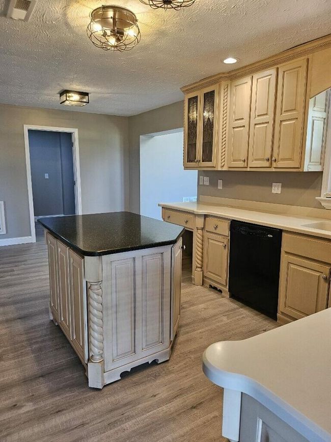 144 Lakeway Drive, For Sale in Russell Springs Zoocasa