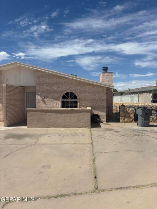 2807 Beachcomber Dr, El Paso, TX, 79936-2097 | Card Image