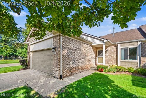 751 Promontory Dr, Milford, MI, 48381-1656 | Card Image