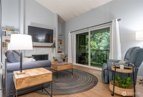 1-15-17514 151st Ave Se, Renton, WA, 98058-8757 | Card Image