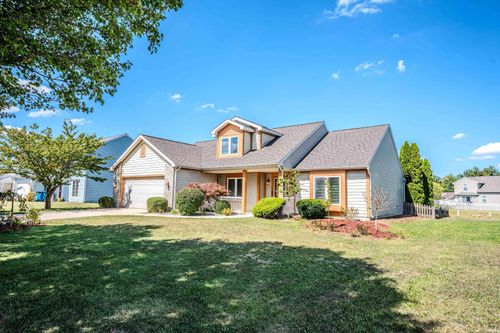 924 Winchester Ln, Fort Wayne, IN, 46819-2281 | Card Image
