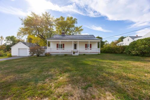 94 Winter St, Tilton, NH, 03276-5411 | Card Image