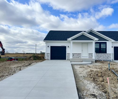 21916253 Primrose Ct, Jackson, WI, 53037 | Card Image