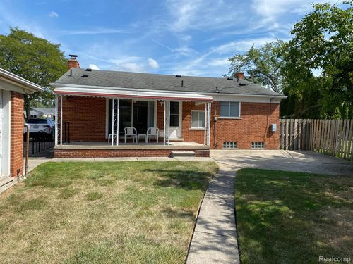 20243 Brookwood St, Dearborn Heights, MI, 48127-2767 | Card Image
