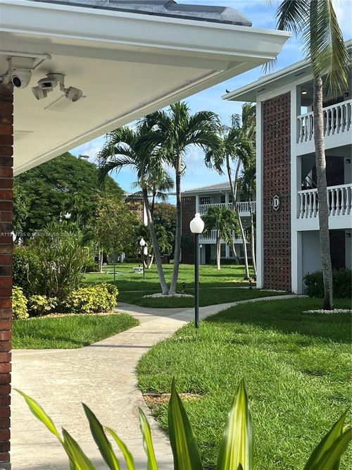 apt-f109-5208 Ne 24th Ter, Fort Lauderdale, FL, 33308-3966 | Card Image
