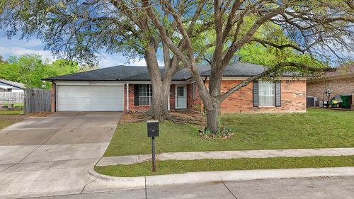 6305 Arthur Dr, Edgecliff Village, TX, 76134-2804 | Card Image