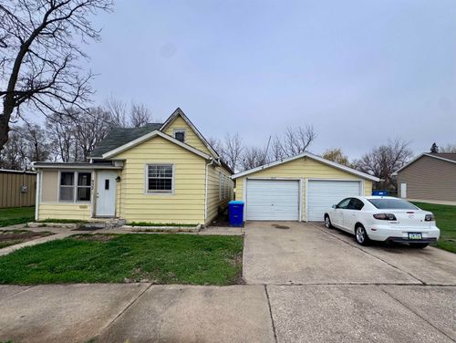 932 S Frederick Ave, Oelwein, IA, 50662 | Card Image