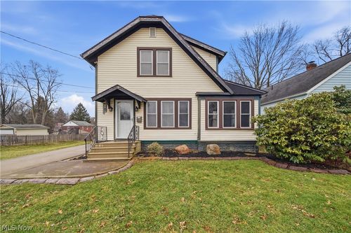 1839 14th St, Cuyahoga Falls, OH, 44223-2418 | Card Image