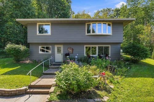 127 Ponderosa Rd, River Falls, WI, 54022-5626 | Card Image
