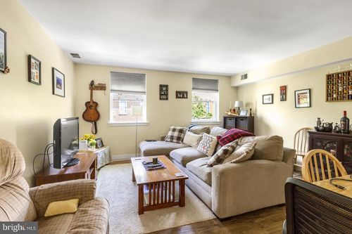 apt-2-620 S 18th St, PHILADELPHIA, PA, 19146-1695 | Card Image