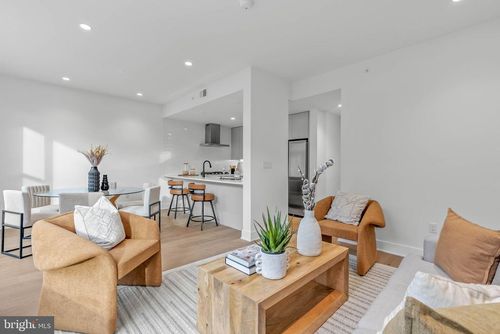 b3b-635 N 7th St, PHILADELPHIA, PA, 19123-3416 | Card Image