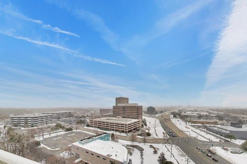 unit-16n-40 N Tower Rd, Oak Brook, IL, 60523-1145 | Card Image