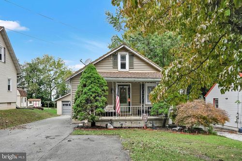 261 W Poplar St, FLEETWOOD, PA, 19522 | Card Image