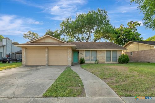 110 Concord Ln, Victoria, TX, 77901-3608 | Card Image