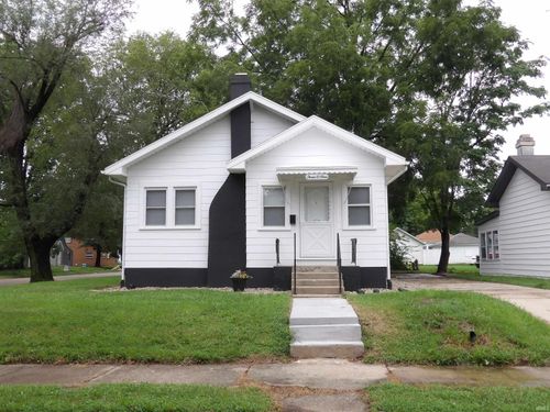 301 N Light St, Muncie, IN, 47303-3743 | Card Image